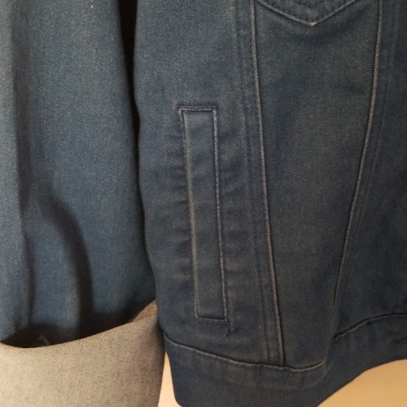 Ashley Mason | Blue Jacket - Picture 4 of 7